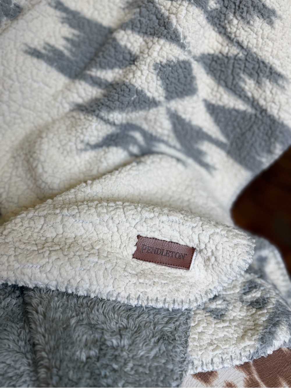 Pendleton - Two Aztec Print Sherpa Throw Blankets - Picture 7 of 7